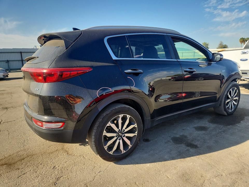 68708456 :رقم المزاد ، KNDPNCACXH7239861 vin ، 2017 Kia Sportage مزاد بيع