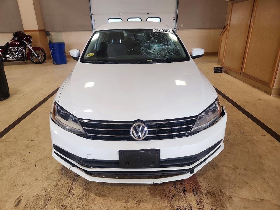 68262766 :رقم المزاد ، 3VW2B7AJXHM294631 vin ، 2017 Volkswagen Jetta مزاد بيع