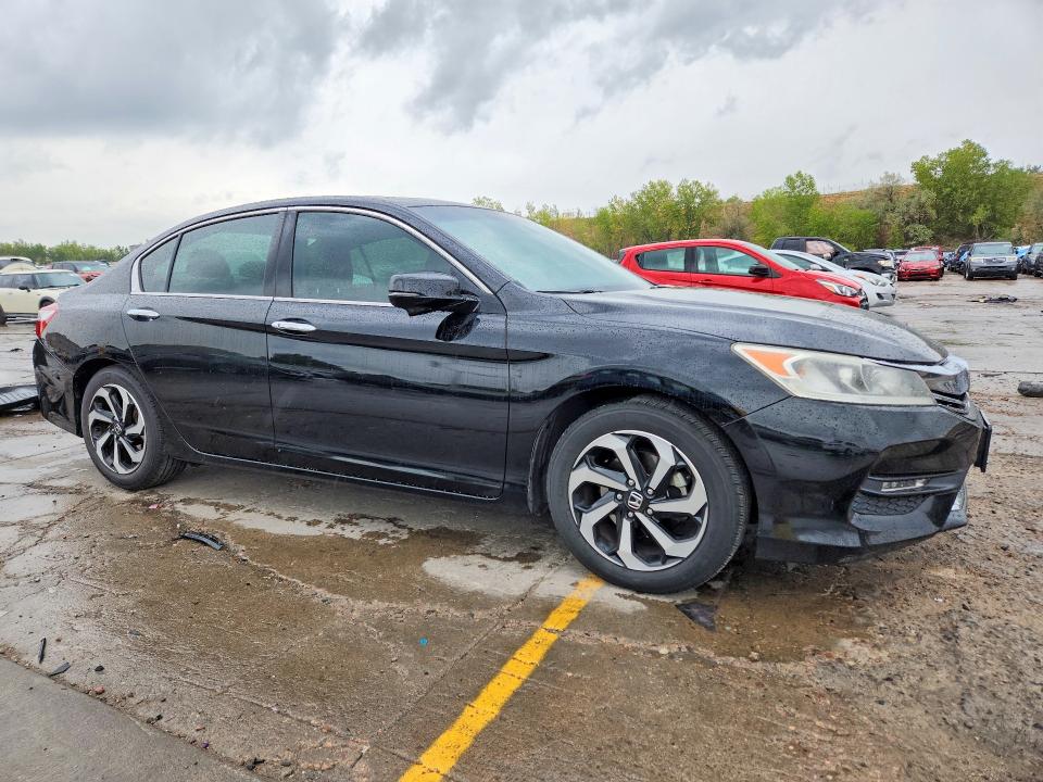 70406926 :رقم المزاد ، 1HGCR3F8XGA009635 vin ، 2016 Honda Accord مزاد بيع