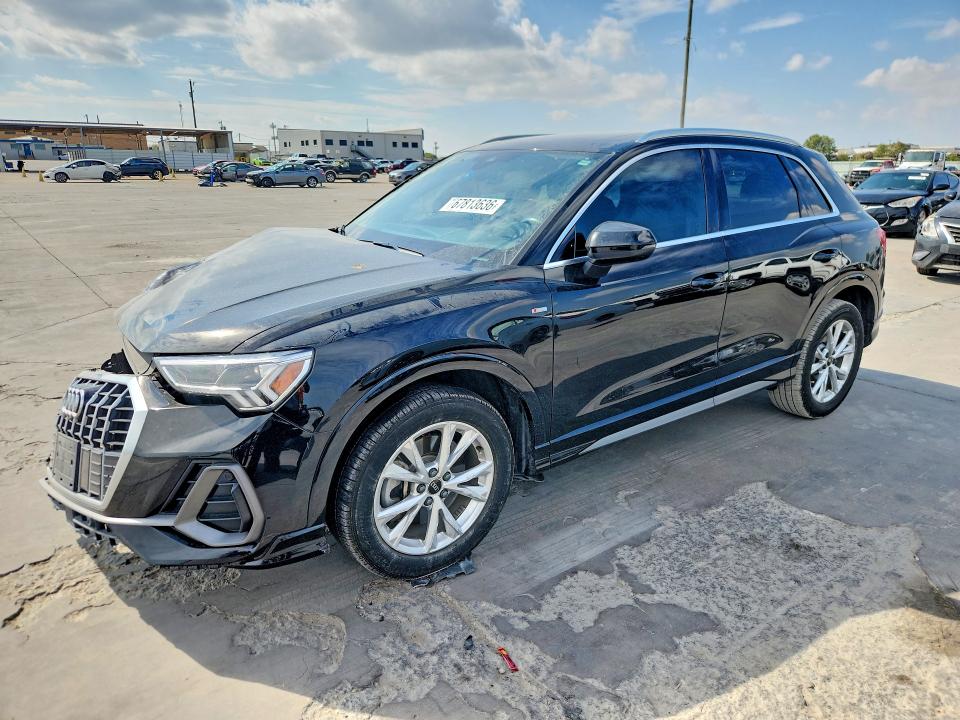 67813636 :رقم المزاد ، WA1EECF38N1109179 vin ، 2022 Audi Q3 مزاد بيع