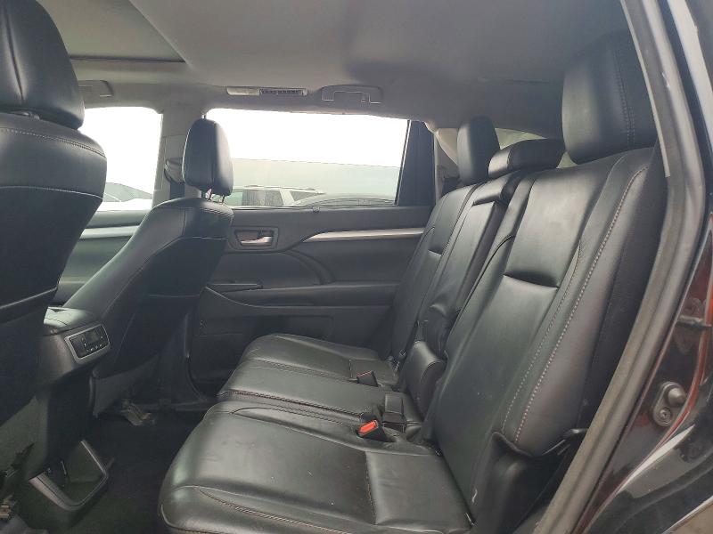 69612066 :رقم المزاد ، 5TDJZRFH3JS555325 vin ، 2018 Toyota Highlander مزاد بيع