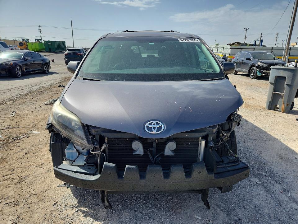 2017 Toyota Sienna მანქანა იყიდება აუქციონზე, vin: 5TDXZ3DC5HS776014, აუქციონის ნომერი: 67201066