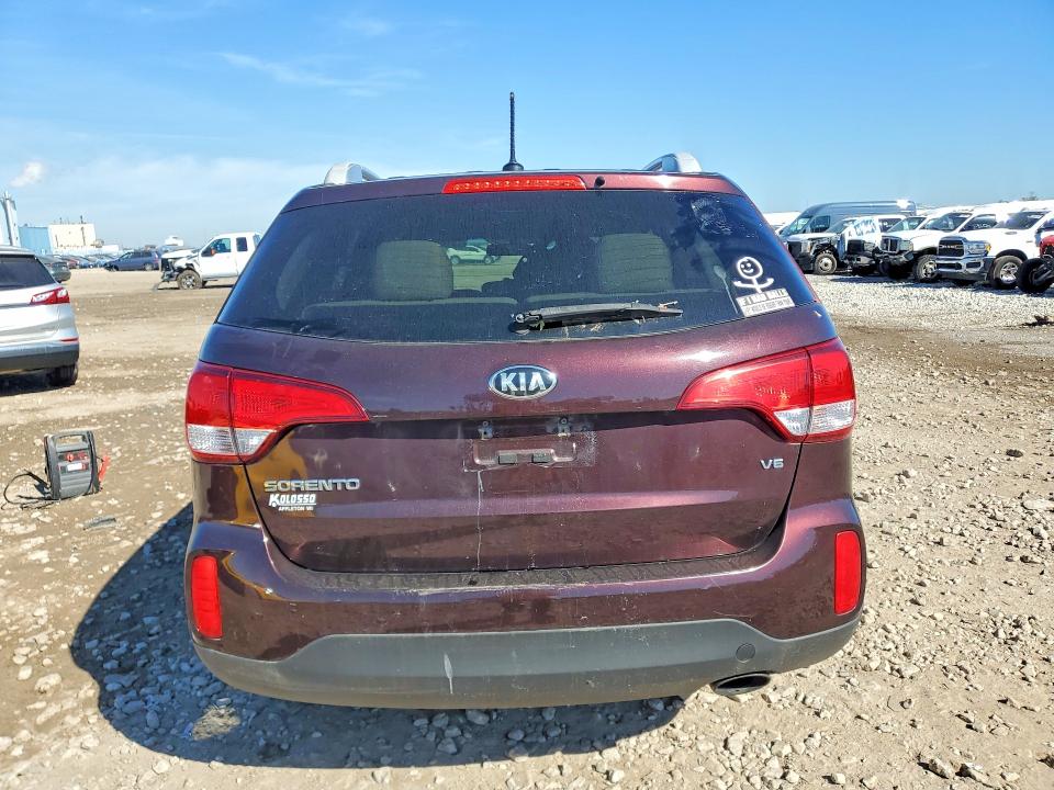 70700136 :رقم المزاد ، 5XYKTDA79FG605544 vin ، 2015 Kia Sorento مزاد بيع