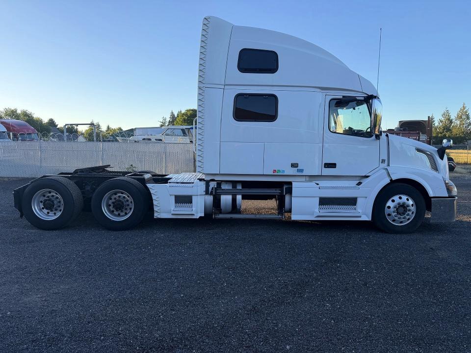 Auction sale of the 2016 Volvo Vn, vin: 4V4NC9EJ0GN931991, lot number: 66760546