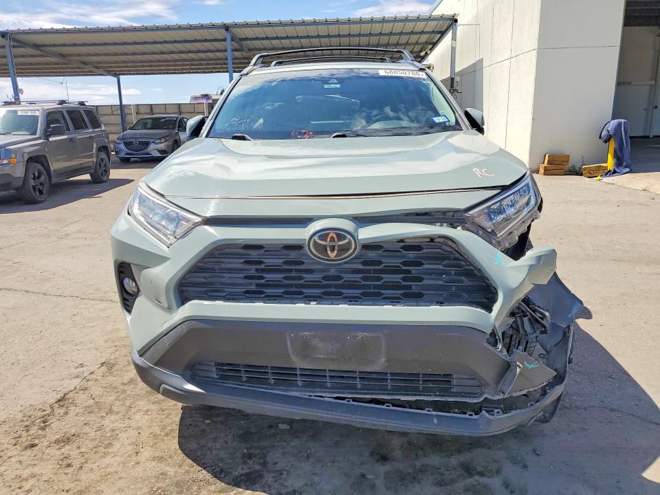 Продажа на аукционе авто 2021 Toyota Rav4, vin: JTMA1RFV5MD076837, номер лота: 68850786