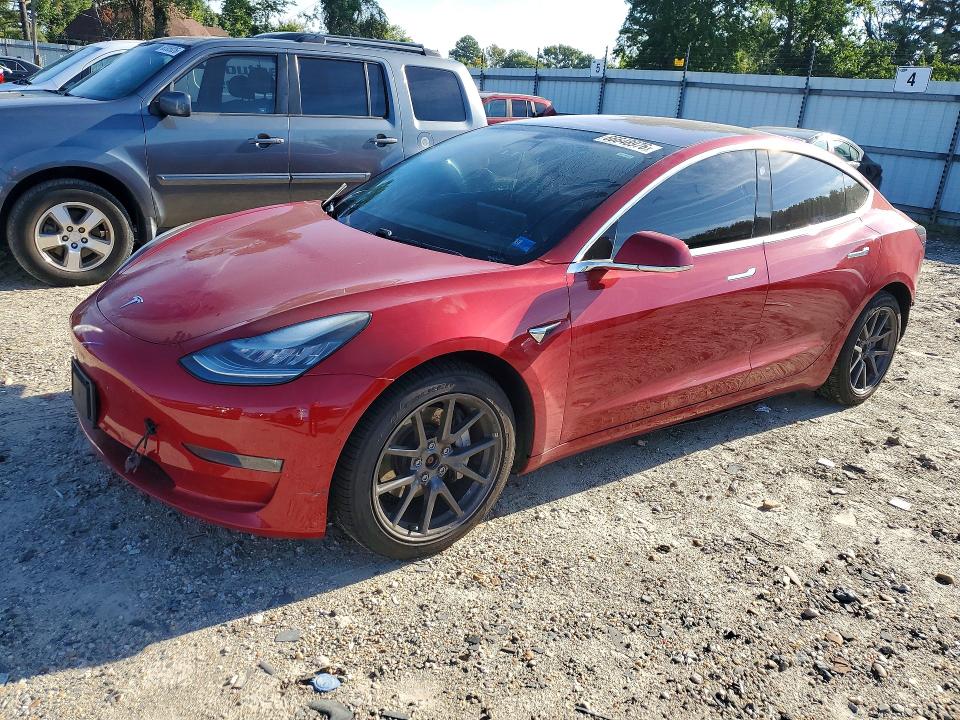 66648976 :رقم المزاد ، 5YJ3E1EB4JF064317 vin ، 2018 Tesla Model 3 مزاد بيع