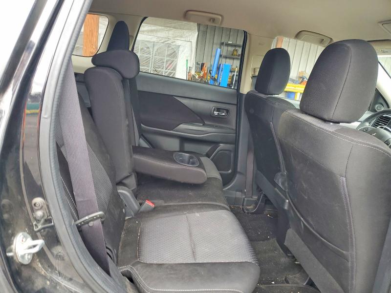 69359236 :رقم المزاد ، JA4AZ3A35JJ005155 vin ، 2018 Mitsubishi Outlander مزاد بيع