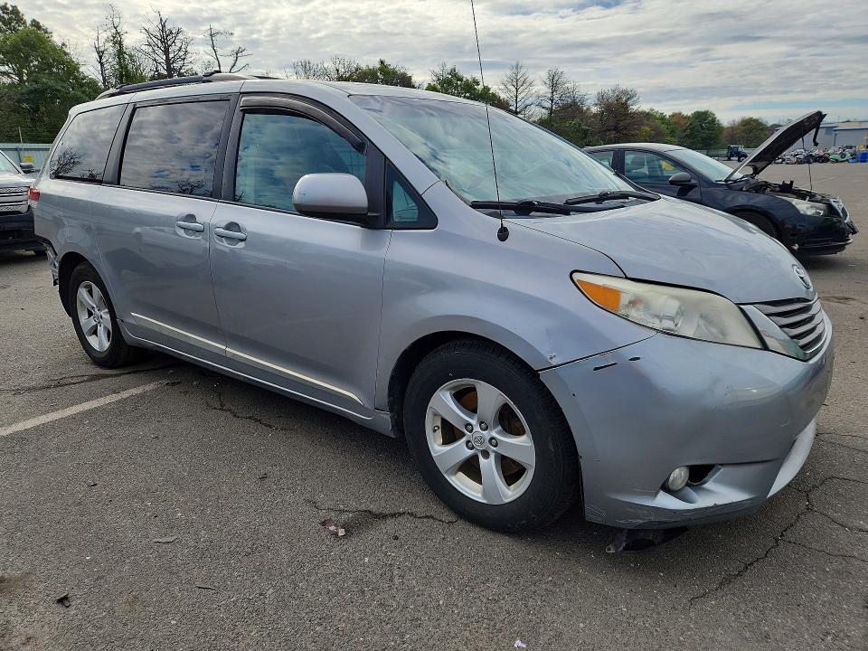 Продажа на аукционе авто 2014 Toyota Sienna, vin: 5TDYK3DC0ES440260, номер лота: 67732956