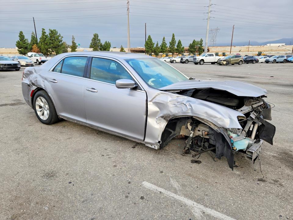 69822906 :رقم المزاد ، 2C3CCAAGXFH930776 vin ، 2015 Chrysler 300 مزاد بيع