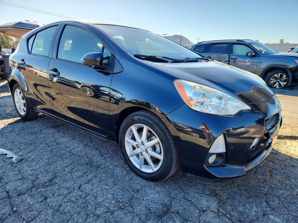 68198736 :رقم المزاد ، JTDKDTB34C1023916 vin ، 2012 Toyota Prius C مزاد بيع