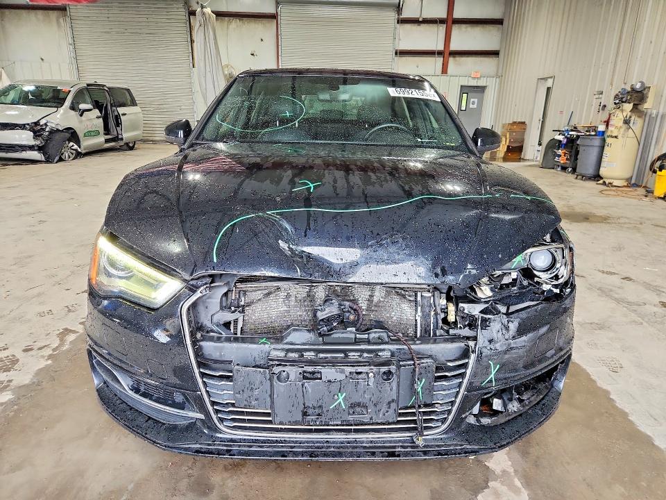 Продажа на аукционе авто 2016 Audi A3, vin: WAUUPBFF2GA145529, номер лота: 69921556