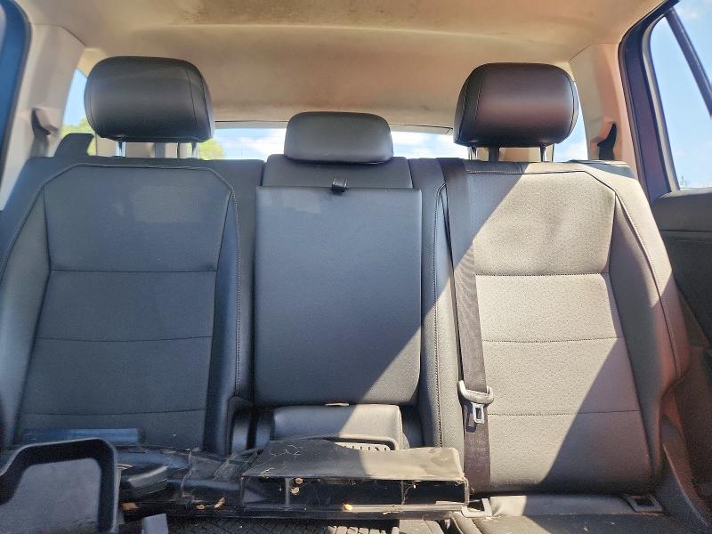 67979796 :رقم المزاد ، 3VV3B7AX0JM077138 vin ، 2018 Volkswagen Tiguan مزاد بيع