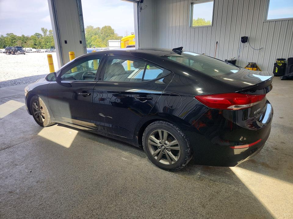 69025886 :رقم المزاد ، 5NPD84LF2HH155021 vin ، 2017 Hyundai Elantra مزاد بيع