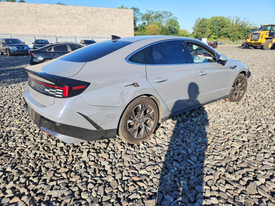 2025 Hyundai Sonata მანქანა იყიდება აუქციონზე, vin: KMHL64JA3SA493403, აუქციონის ნომერი: 68679886