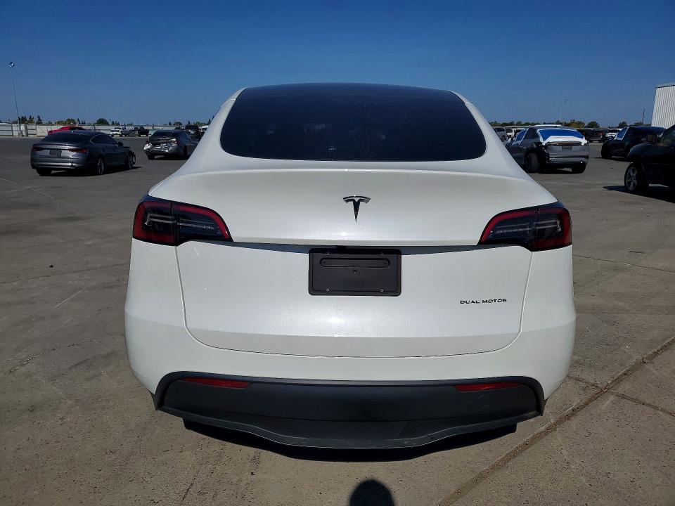 2025 Tesla Model Y მანქანა იყიდება აუქციონზე, vin: 7SAYGDEE9SF217032, აუქციონის ნომერი: 69759266