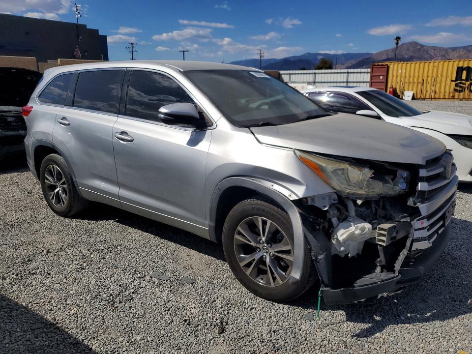 2017 Toyota Highlander მანქანა იყიდება აუქციონზე, vin: 5TDZARFH3HS024257, აუქციონის ნომერი: 70893866