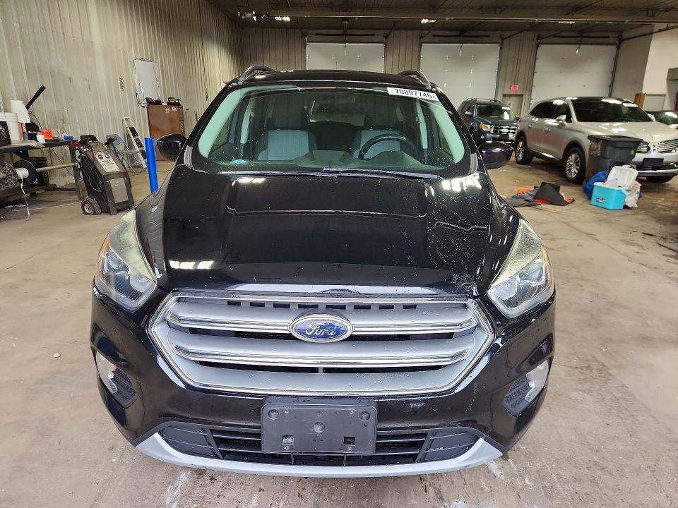 2017 Ford Escape მანქანა იყიდება აუქციონზე, vin: 1FMCU0GD3HUC63917, აუქციონის ნომერი: 70897746