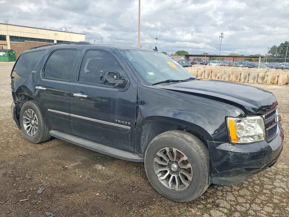 67045866 :رقم المزاد ، 1GNSKCE01ER174036 vin ، 2014 Chevrolet Tahoe مزاد بيع