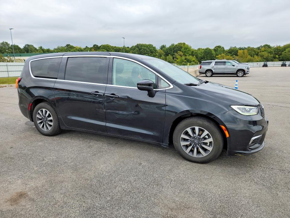 Auction sale of the 2023 Chrysler Pacifica, vin: 2C4RC1L72PR631331, lot number: 71100776