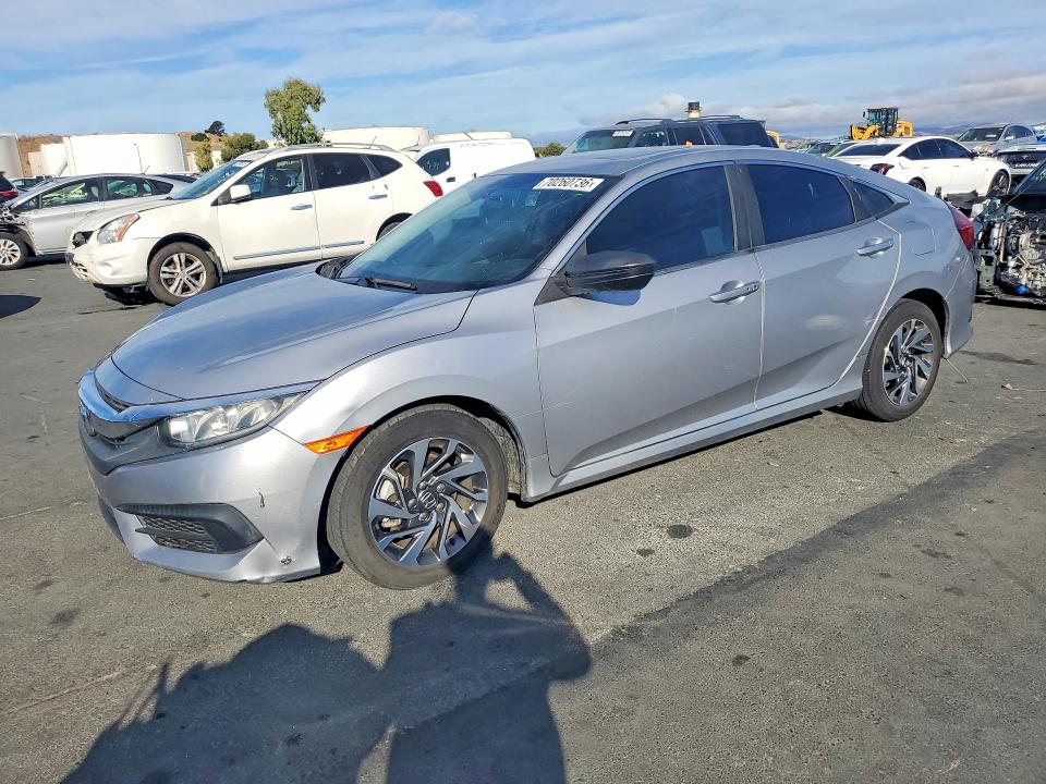 Продажа на аукционе авто 2017 Honda Civic, vin: 2HGFC2F72HH570673, номер лота: 70260736