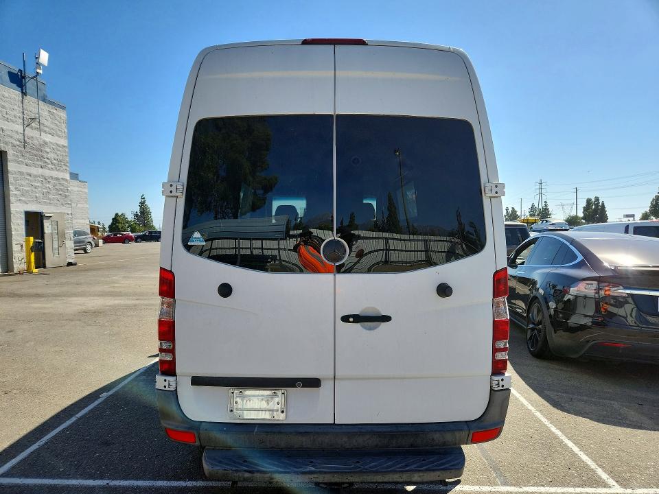 2010 Mercedes Sprinter მანქანა იყიდება აუქციონზე, vin: WD3PE7CC6A5485631, აუქციონის ნომერი: 70835366