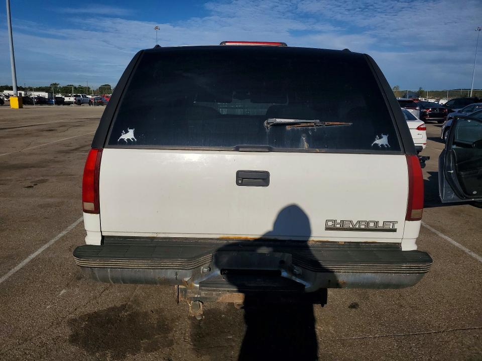 Продаж на аукціоні авто 1999 Chevrolet Suburban, vin: 3GNFK16R8XG109285, номер лоту: 70340206