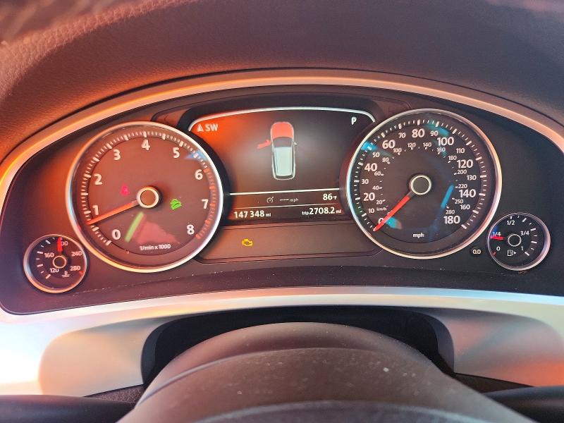68050166 :رقم المزاد ، WVGEF9BP2CD008936 vin ، 2012 Volkswagen Touareg مزاد بيع