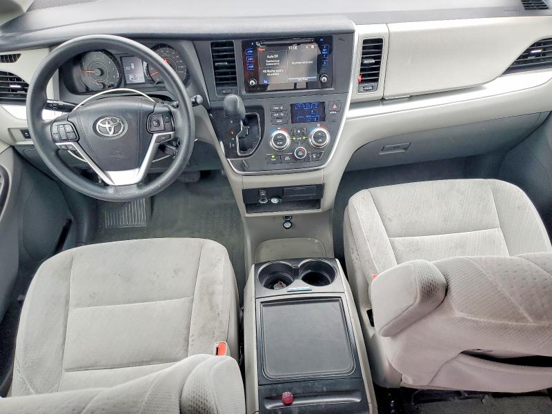 69148126 :رقم المزاد ، 5TDKZ3DC2HS776790 vin ، 2017 Toyota Sienna مزاد بيع