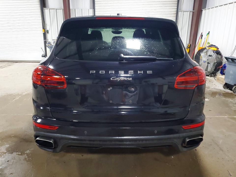 68798686 :رقم المزاد ، WP1AA2A28JKA02371 vin ، 2018 Porsche Cayenne مزاد بيع