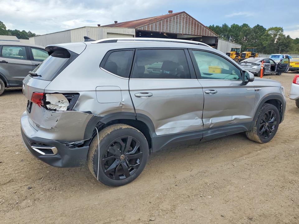 67656116 :رقم المزاد ، 3VVPX7B25NM018534 vin ، 2022 Volkswagen Taos مزاد بيع