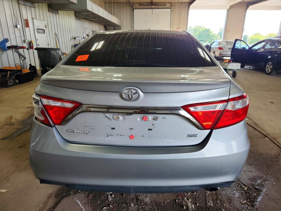 71100216 :رقم المزاد ، 4T1BF1FK0FU111151 vin ، 2015 Toyota Camry مزاد بيع