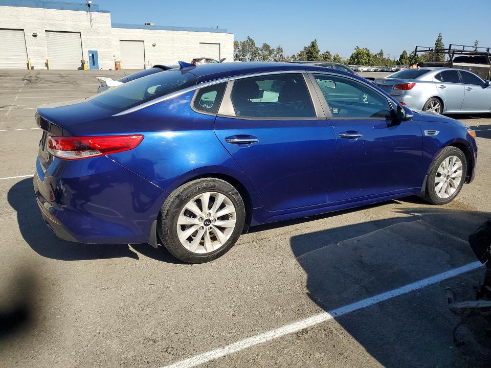 67742846 :رقم المزاد ، 5XXGT4L31JG263665 vin ، 2018 Kia Optima مزاد بيع