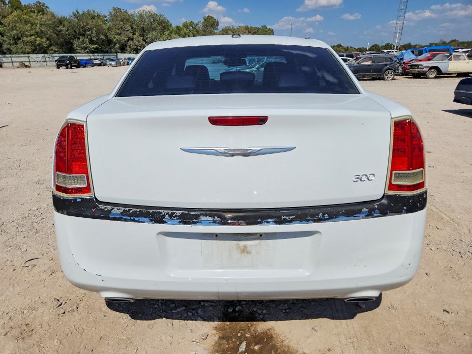 69820256 :رقم المزاد ، 2C3CCAAG3EH335945 vin ، 2014 Chrysler 300 مزاد بيع