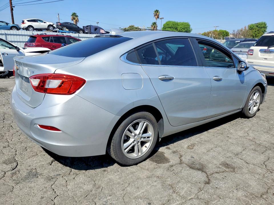 69552406 :رقم المزاد ، 1G1BE5SM8H7126268 vin ، 2017 Chevrolet Cruze مزاد بيع