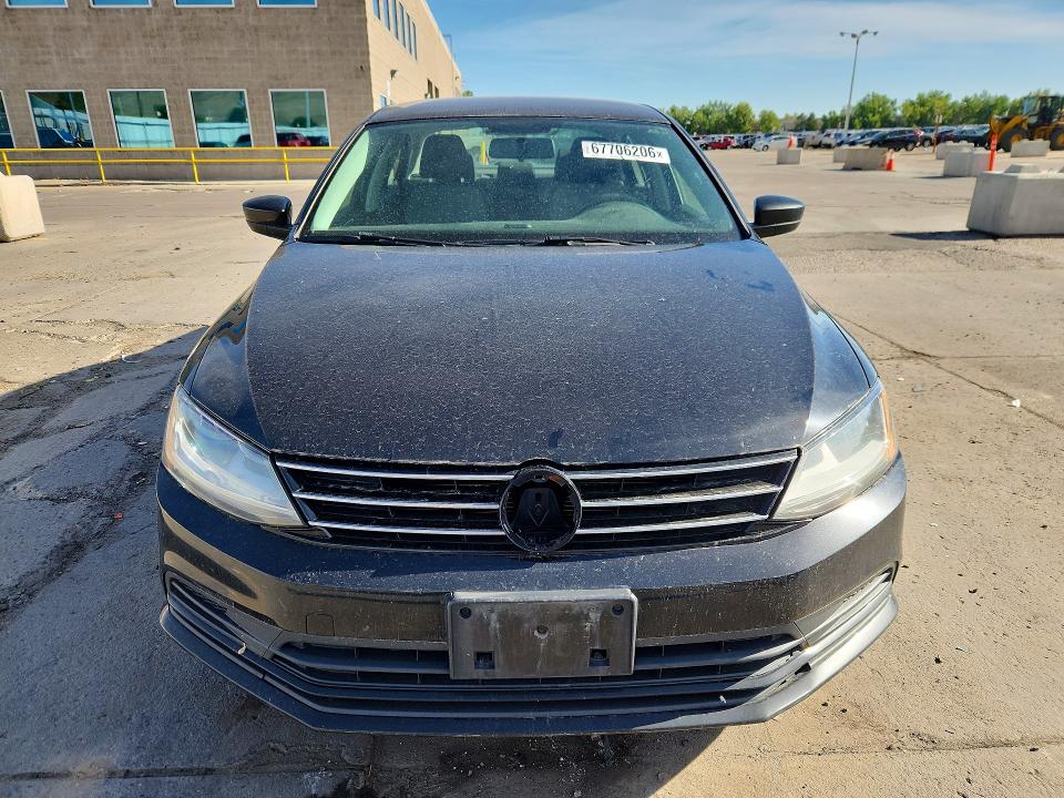 67706206 :رقم المزاد ، 3VW167AJ8HM367138 vin ، 2017 Volkswagen Jetta مزاد بيع