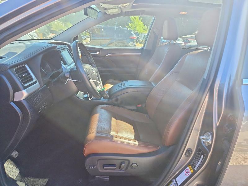 Продажа на аукционе авто 2018 Toyota Highlander, vin: 5TDDZRFH4JS843965, номер лота: 68138096