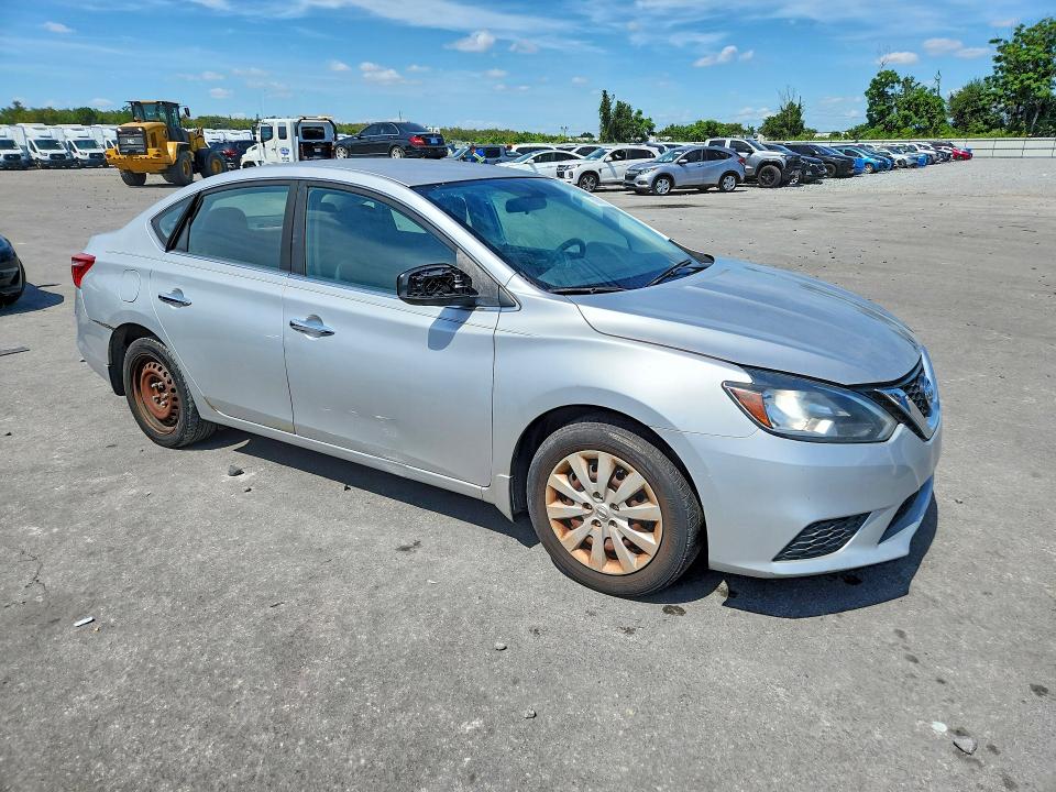 Продаж на аукціоні авто 2018 Nissan Sentra, vin: 3N1AB7AP0JY334557, номер лоту: 70618726