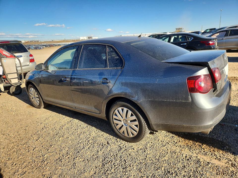 70412256 :رقم المزاد ، 3VWJX7AJ4AM100338 vin ، 2010 Volkswagen Jetta مزاد بيع