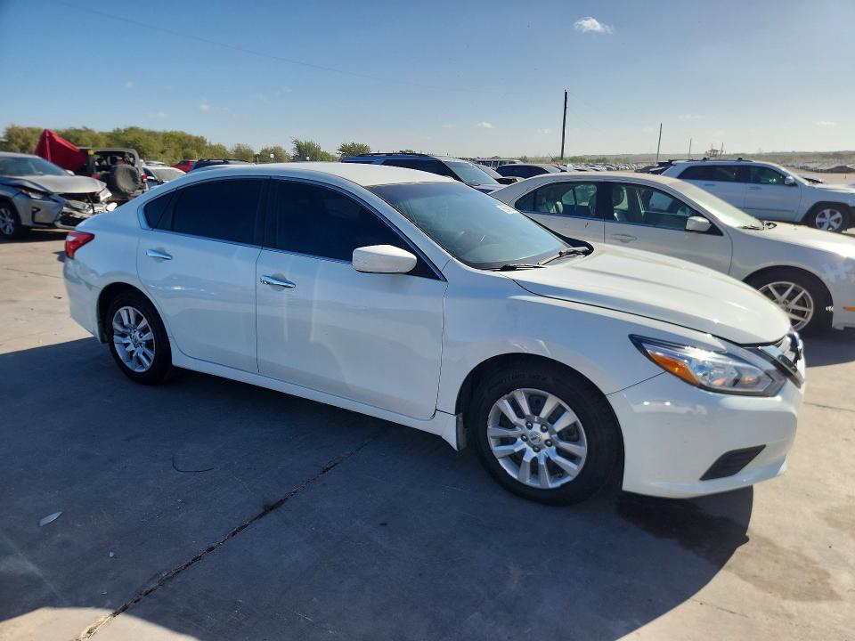 68940526 :رقم المزاد ، 1N4AL3AP4HC498356         vin ، 2017 Nissan Altima مزاد بيع