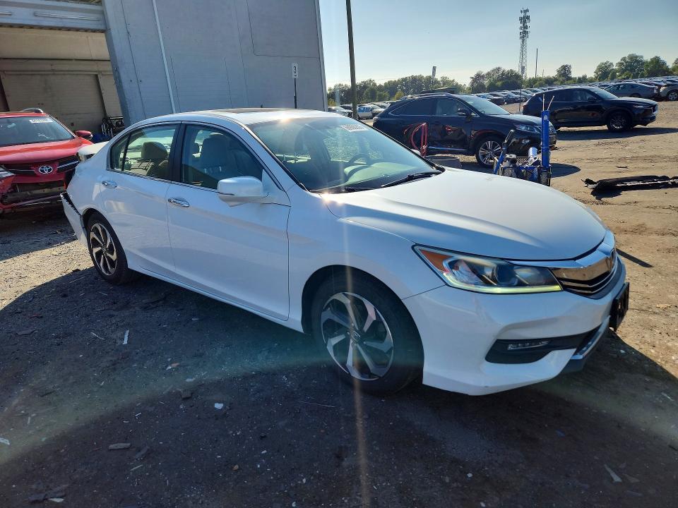 Продажа на аукционе авто 2017 Honda Accord, vin: 1HGCR2F84HA069521, номер лота: 68966206