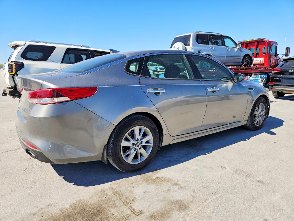 2018 Kia Optima მანქანა იყიდება აუქციონზე, vin: 5XXGT4L39JG178587, აუქციონის ნომერი: 70186086