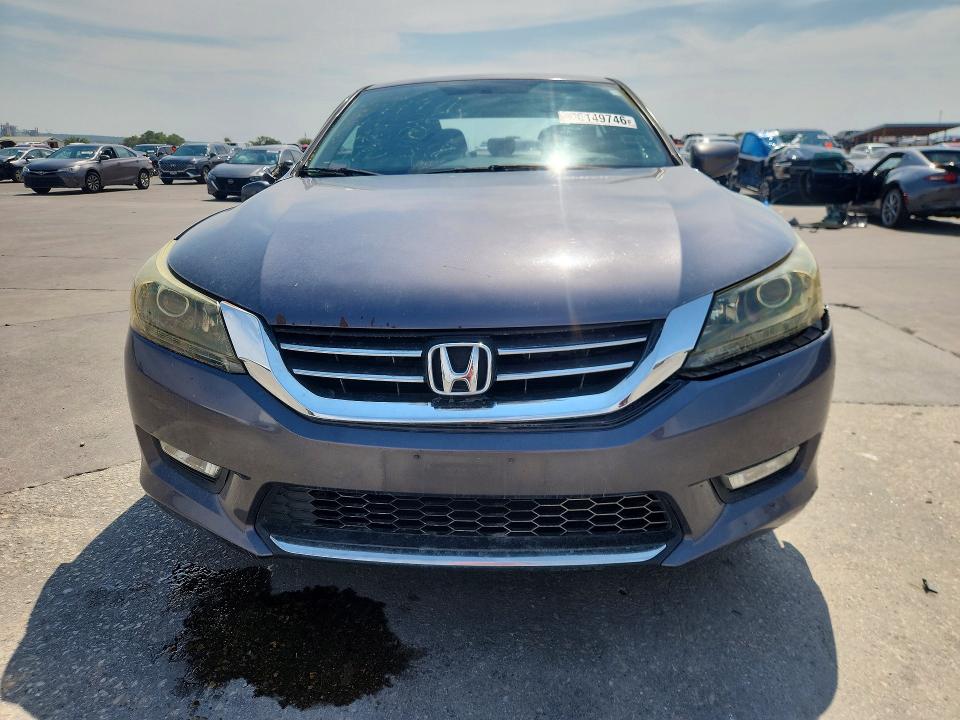70149746 :رقم المزاد ، 1HGCR2F51FA033465 vin ، 2015 Honda Accord مزاد بيع