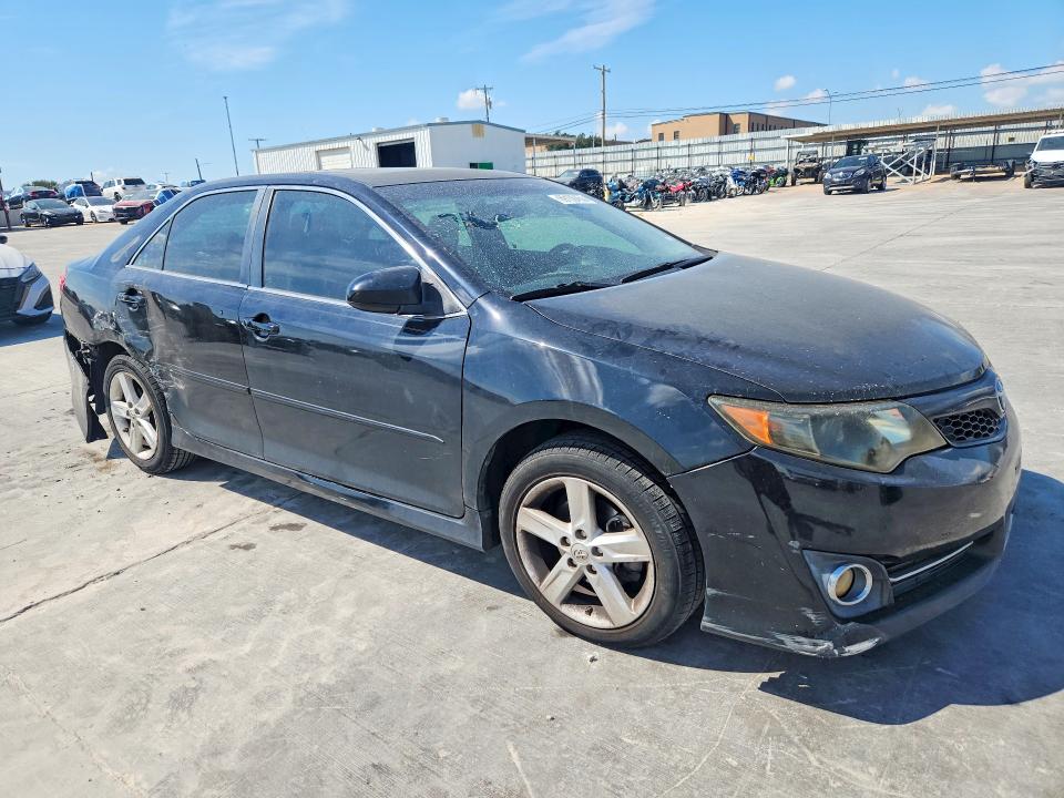 69100456 :رقم المزاد ، 4T1BF1FK4EU869539 vin ، 2014 Toyota Camry مزاد بيع
