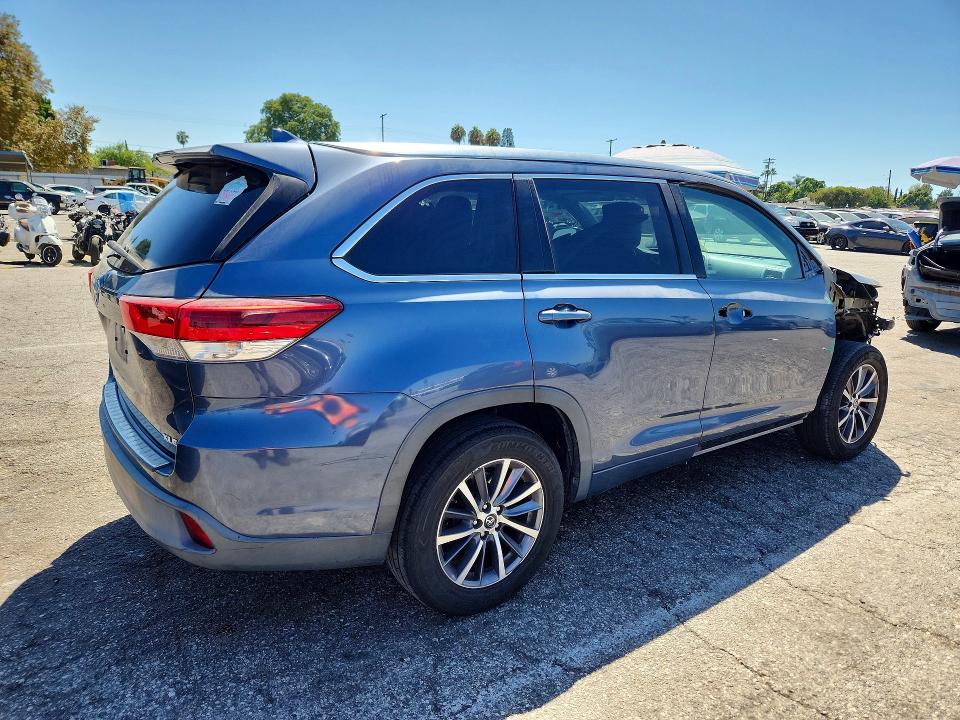 67520466 :رقم المزاد ، 5TDKZRFH9HS508248 vin ، 2017 Toyota Highlander مزاد بيع
