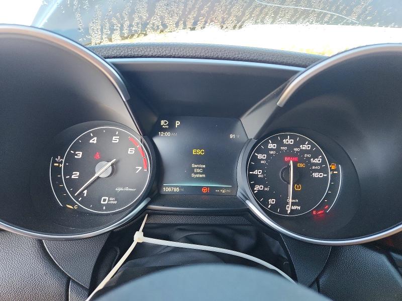 68735966 :رقم المزاد ، ZARFAEBN8H7540654 vin ، 2017 Alfa Romeo Giulia مزاد بيع