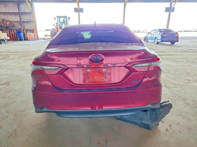 67399886 :رقم المزاد ، 4T1F11AK8NU013538 vin ، 2022 Toyota Camry مزاد بيع
