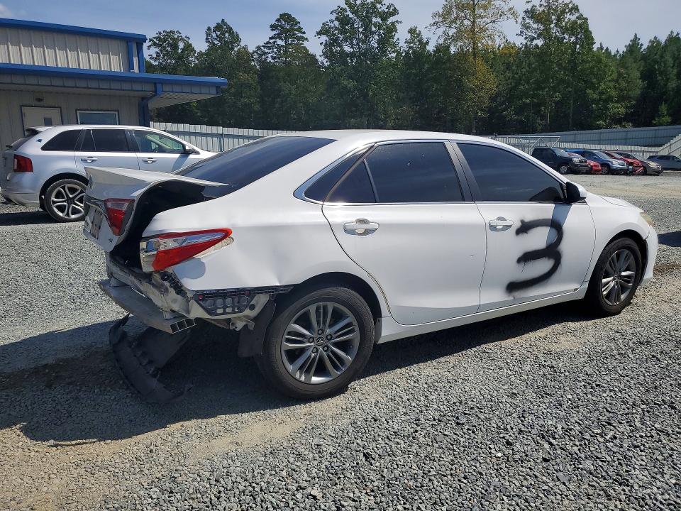 2015 Toyota Camry მანქანა იყიდება აუქციონზე, vin: 4T1BF1FK3FU086973, აუქციონის ნომერი: 68275636