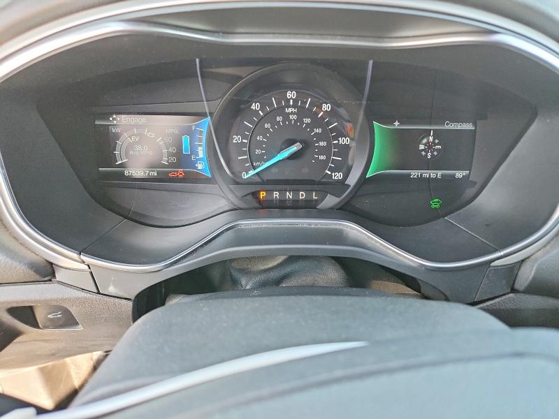 70530996 :رقم المزاد ، 3FA6P0LU2FR306930 vin ، 2015 Ford Fusion مزاد بيع