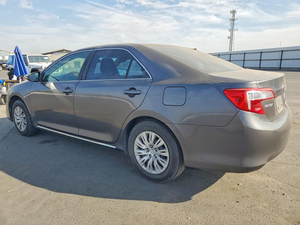 69639966 :رقم المزاد ، 4T4BF1FKXER385252 vin ، 2014 Toyota Camry مزاد بيع