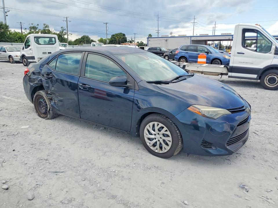 70129336 :رقم المزاد ، 2T1BURHE4HC882289 vin ، 2017 Toyota Corolla مزاد بيع